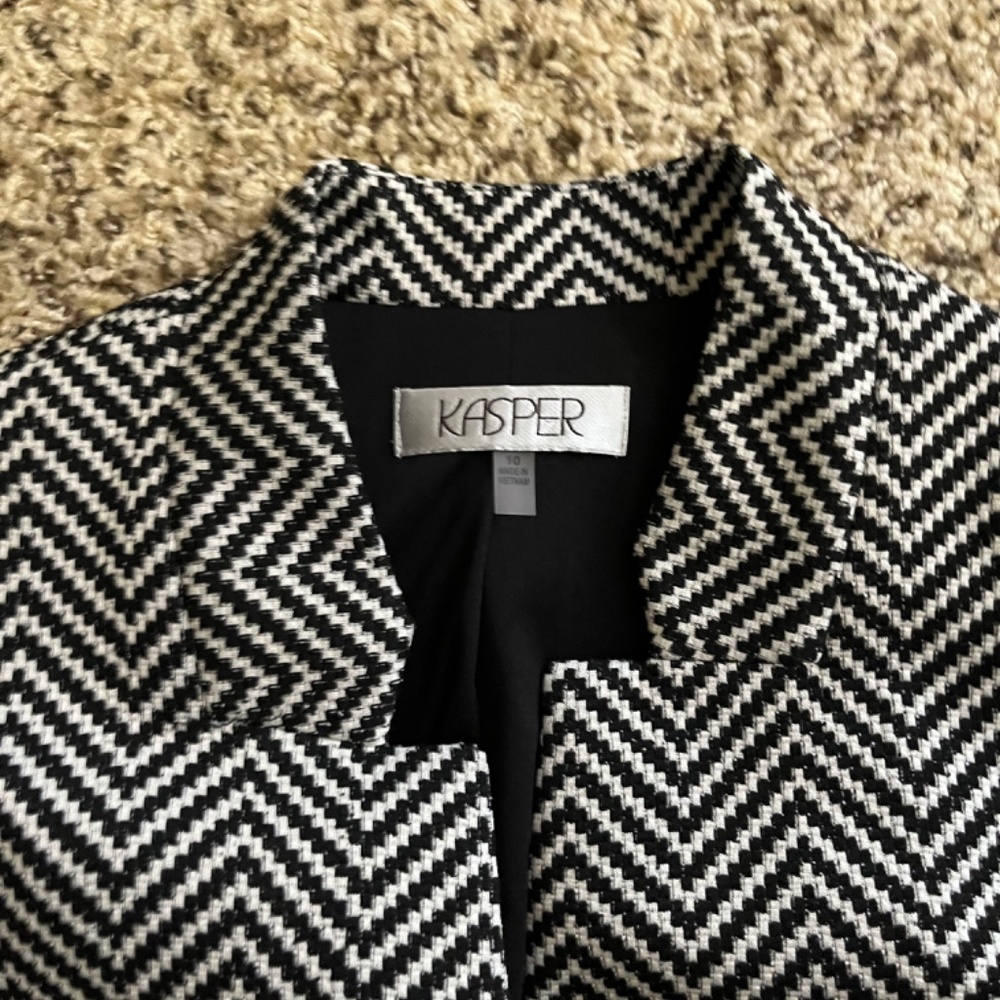 Coat - Picture 3 of 4